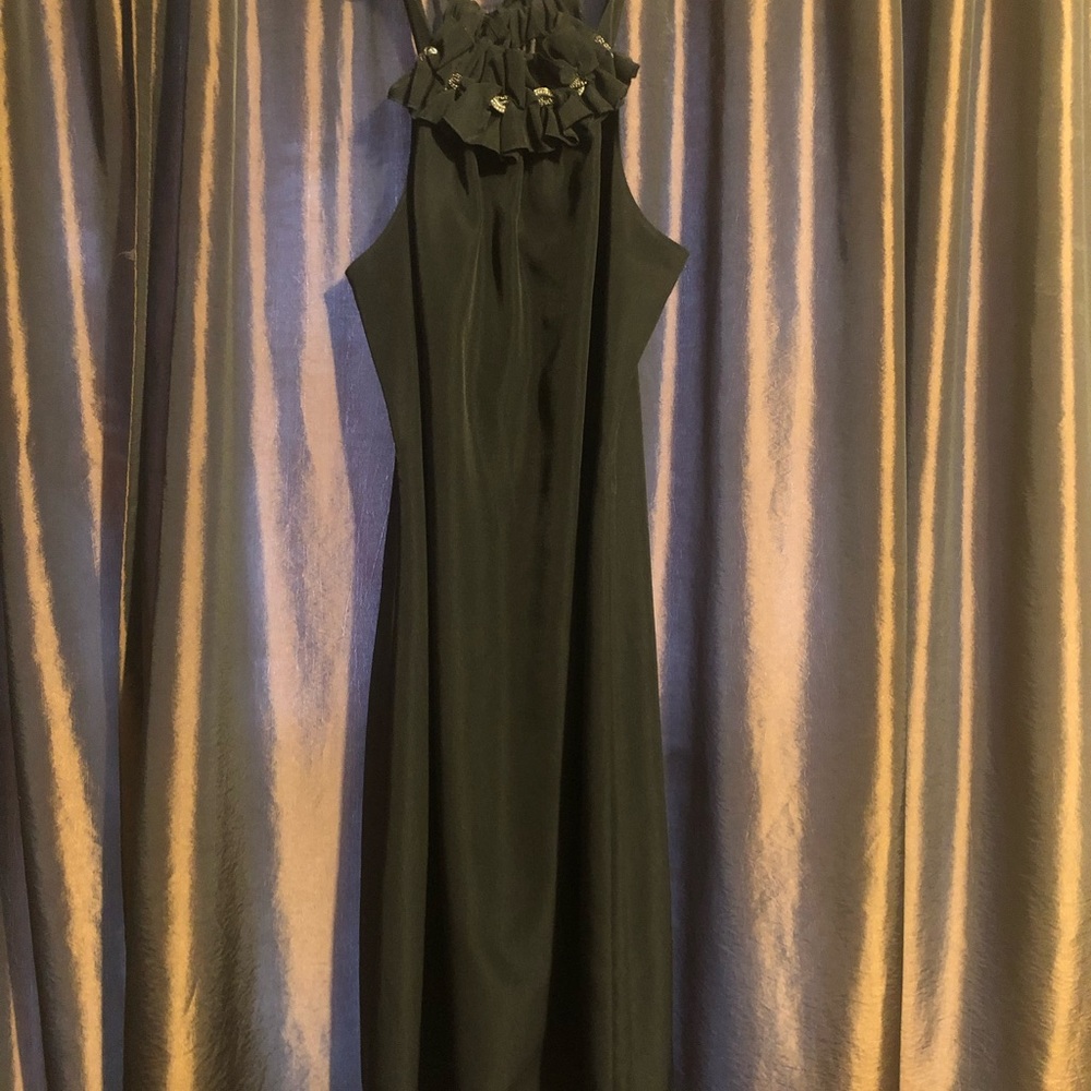 Tahari cocktail dress NWT black size 4